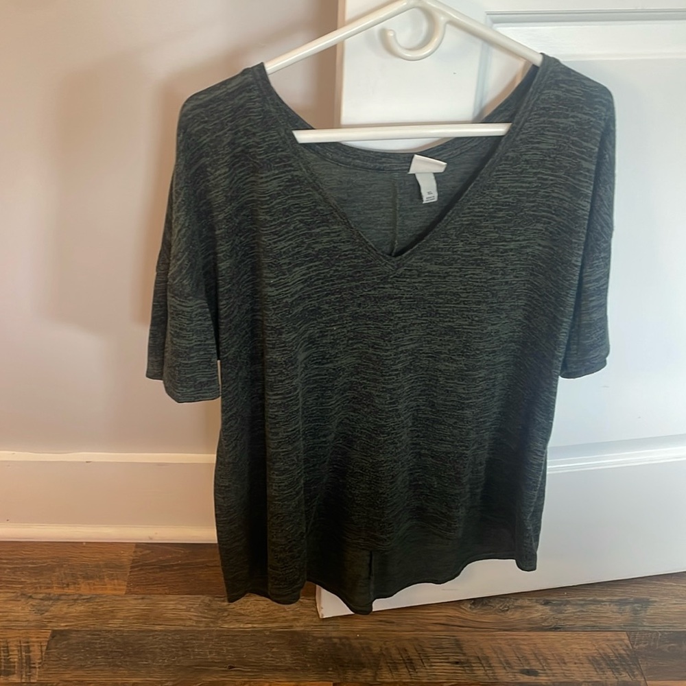 GREEN SPECKLED V NECK